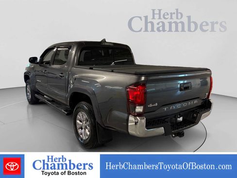 Used 2019 Toyota Tacoma SR5 AWD/4WD image 3