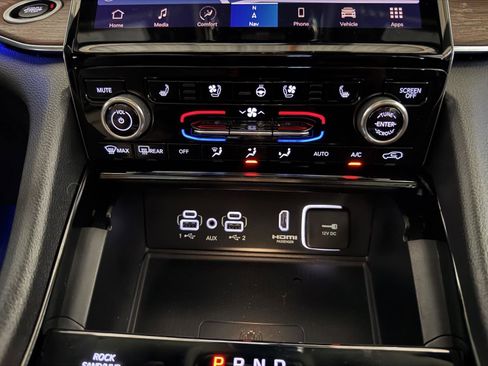 Used 2023 Jeep Grand Cherokee L Summit w/ Advanced Protech Group IV AWD/4WD image 20