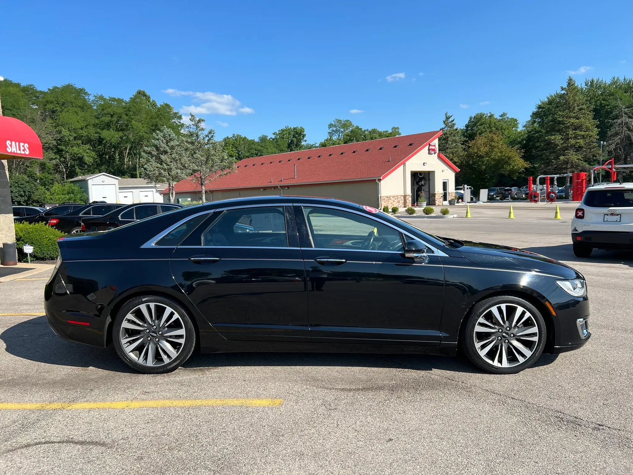 Used 2017 Lincoln MKZ Select w/ Select Plus Package FWD image 4