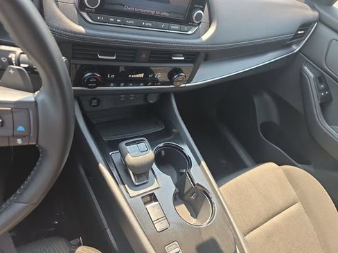 Used 2025 Nissan Rogue SV FWD image 25
