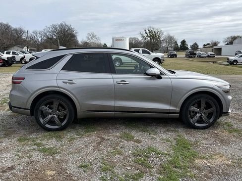 Used 2022 Genesis GV70 2.5T w/ Sport Prestige Package image 8