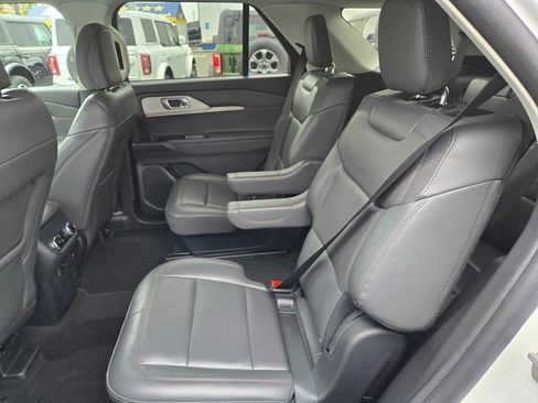 New 2025 Ford Explorer Active w/ Active Comfort Package image 4