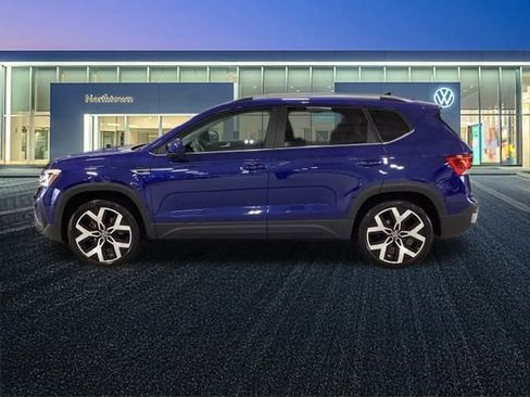 Used 2023 Volkswagen Taos SEL image 9