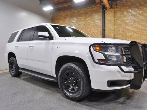 Used 2018 Chevrolet Tahoe 4WD w/ Remote Keyless Entry Package image 6