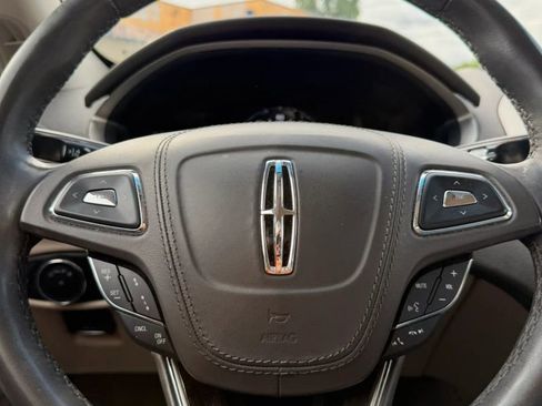 Used 2018 Lincoln MKZ Reserve w/ Technology Package FWD image 22