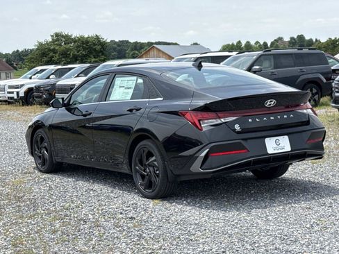 New 2026 Hyundai Elantra SEL Sport FWD image 15