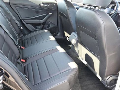 Used 2024 Volkswagen Jetta SE FWD image 24