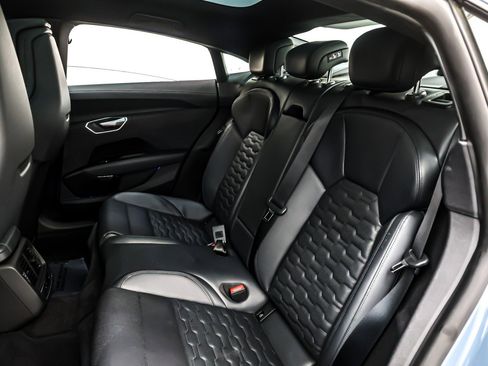 Used 2024 Audi e-tron GT Premium Plus image 9