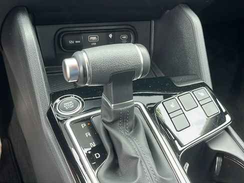 Used 2024 Kia Sportage EX AWD/4WD image 19