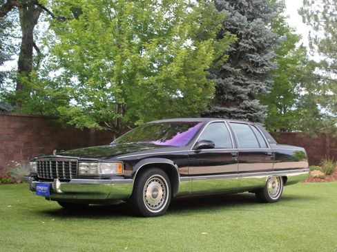 Used 1996 Cadillac Fleetwood Brougham RWD image 11