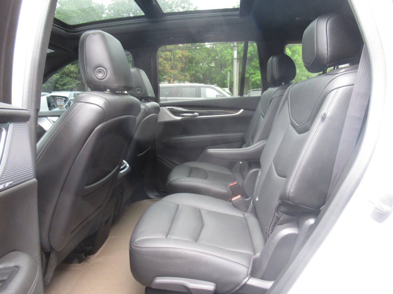 Used 2022 Cadillac XT6 Sport w/ Technology Package AWD/4WD image 8