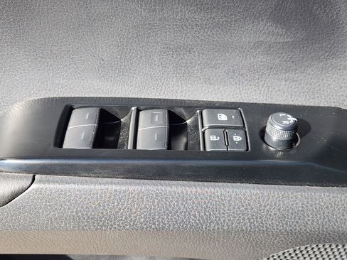 Used 2025 Toyota Camry SE w/ Multimedia Upgrade Package image 28