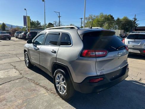 Used 2016 Jeep Cherokee Latitude w/ Cold Weather Group image 5