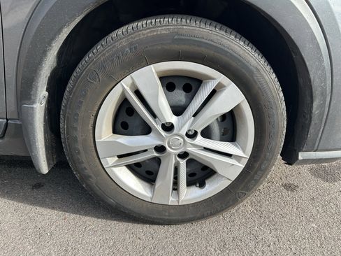 Used 2024 Nissan Kicks S image 9