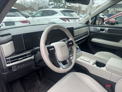 Used 2024 Hyundai Santa Fe SEL image 11
