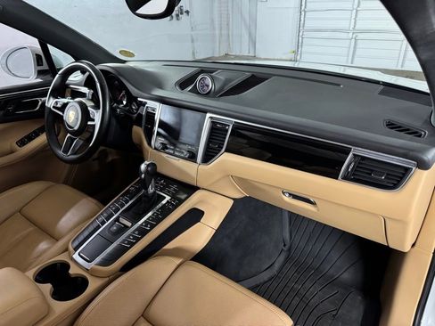 Used 2018 Porsche Macan AWD/4WD image 52