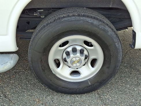 Used 2024 Chevrolet Express 2500 w/ Driver Convenience Package image 11