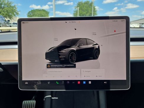 Used 2023 Tesla Model Y Performance AWD/4WD image 25