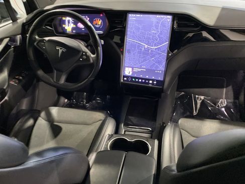 Used 2018 Tesla Model X 75D image 5