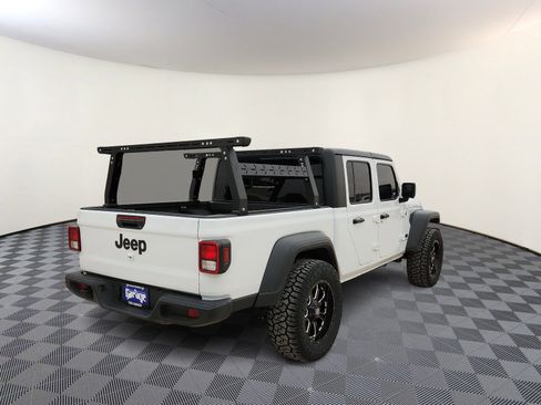Used 2025 Jeep Gladiator Sport image 4