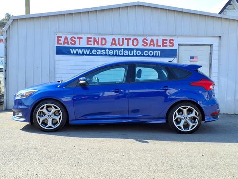 Used 2015 Ford Focus ST w/ Equipment Group 401A image 2