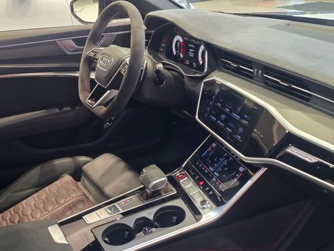 Used 2025 Audi RS 6 performance image 27