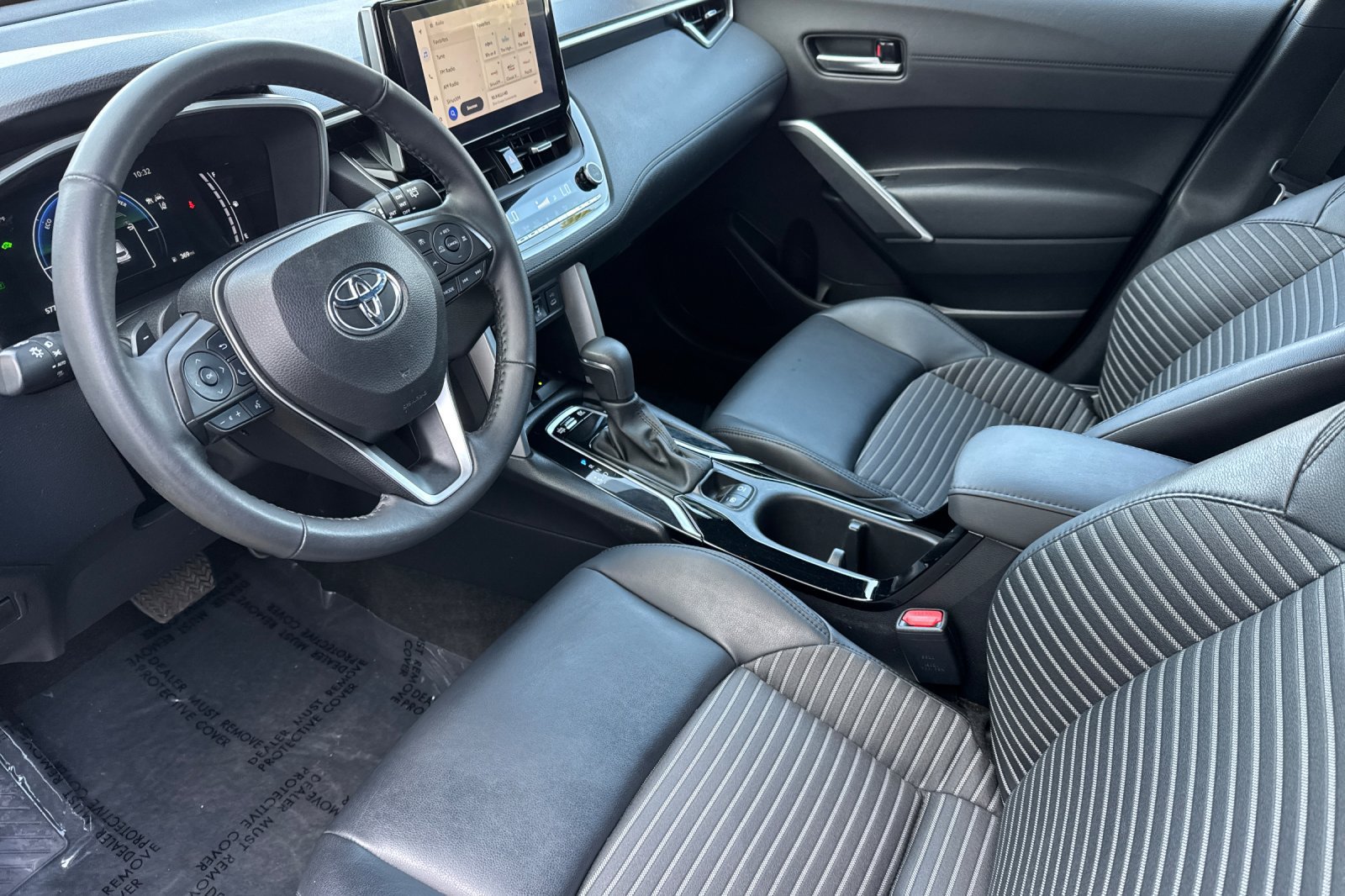 Certified 2024 Toyota Corolla Cross AWD Hybrid w/ Convenience Package image 12