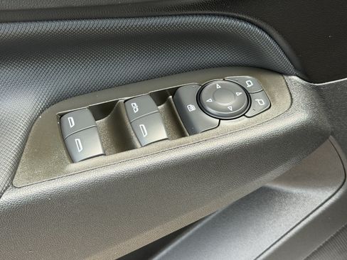 Used 2023 Chevrolet Equinox RS w/ LPO, Floor Liner Package FWD image 25