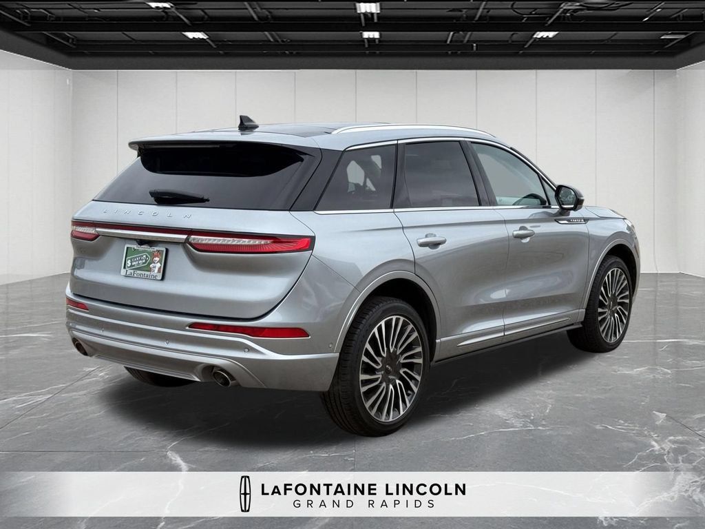 Certified 2022 Lincoln Corsair Reserve w/ Equipment Group 201A AWD/4WD image 5