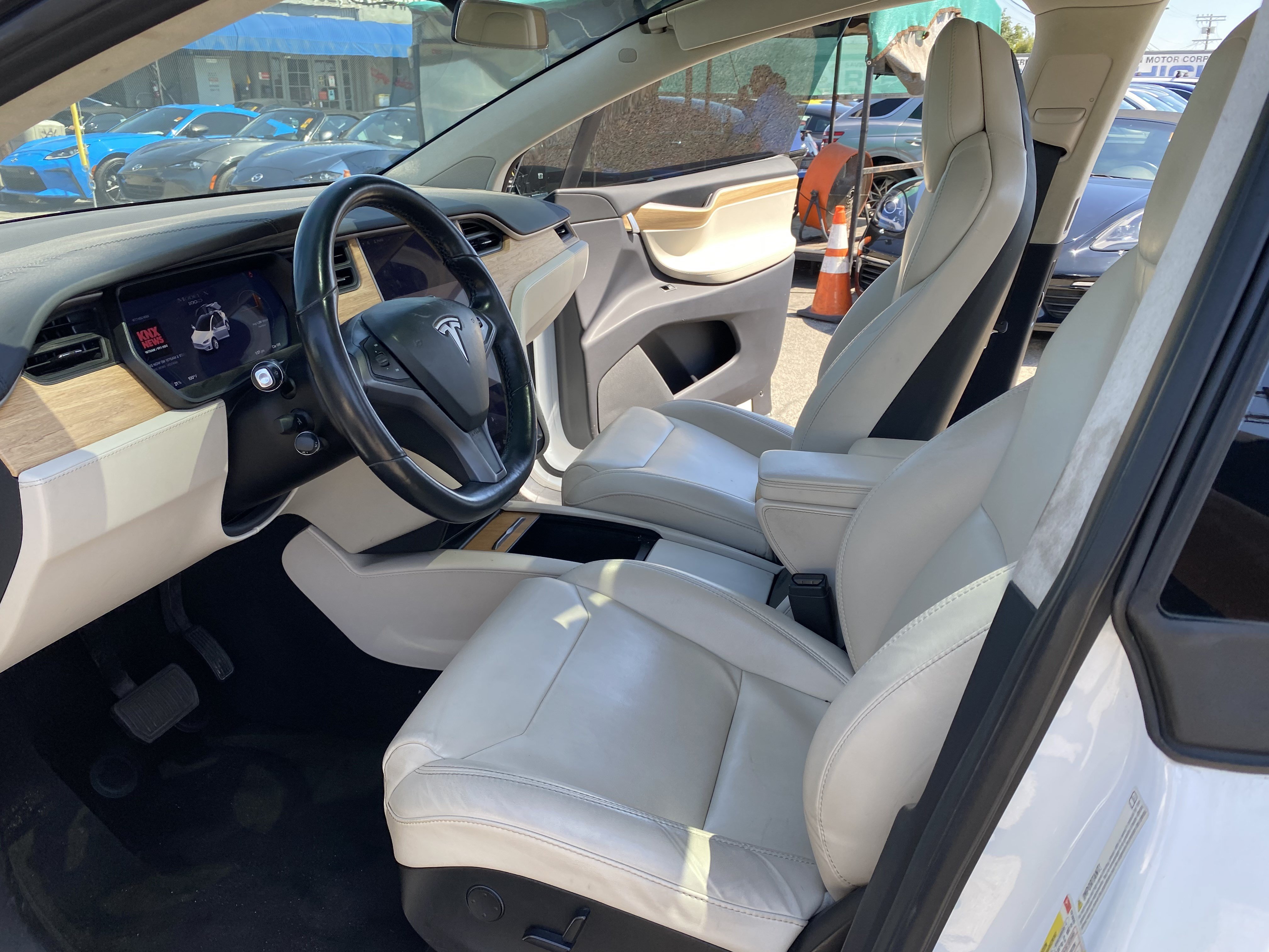 Used 2018 Tesla Model X 100D AWD/4WD image 15