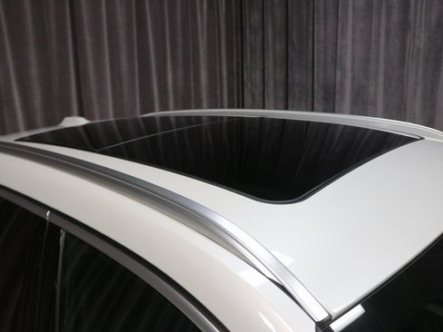 New 2025 BMW X1 xDrive28i w/ Premium Package image 11