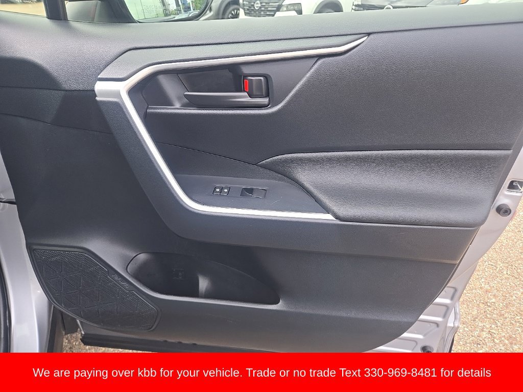 Used 2023 Toyota RAV4 LE AWD/4WD image 23