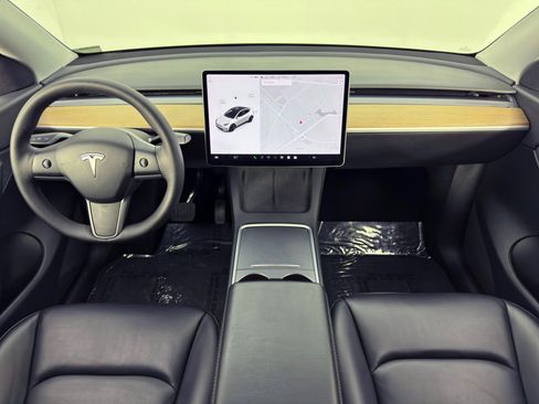 Used 2021 Tesla Model Y Long Range image 13