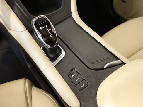 Used 2018 Cadillac XT5 Luxury w/ Driver Awareness Package image 9