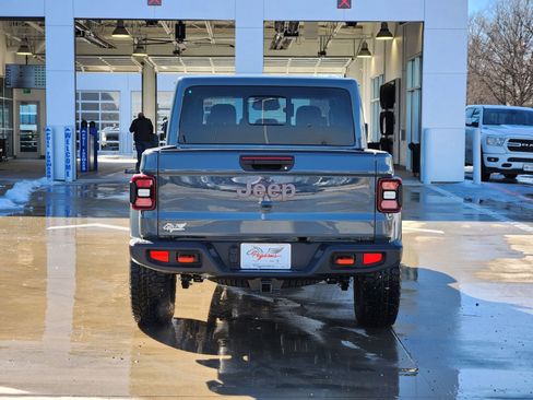 New 2026 Jeep Gladiator Mojave image 8