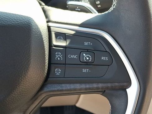 Used 2023 Jeep Grand Cherokee L Limited w/ Luxury Tech Group II image 24