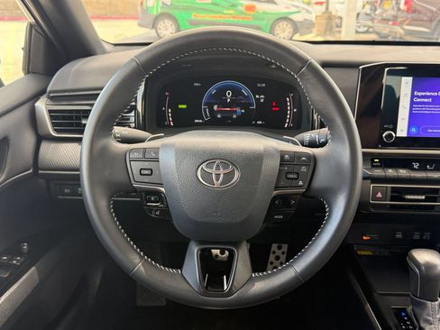 Used 2026 Toyota Camry SE FWD image 28
