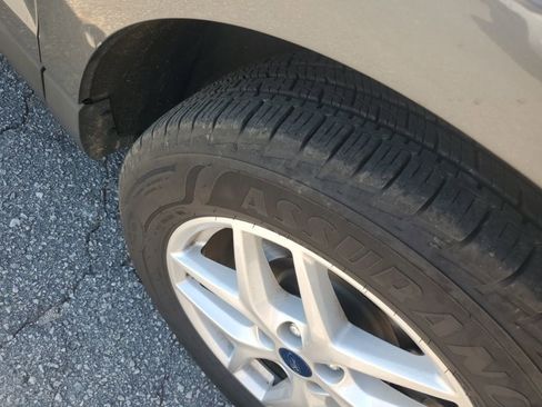 Used 2021 Ford Edge SEL w/ Convenience Package image 5