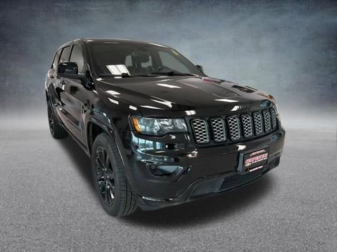 Used 2019 Jeep Grand Cherokee Altitude image 5