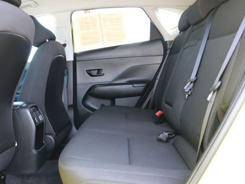 Used 2025 Hyundai Kona SEL image 12