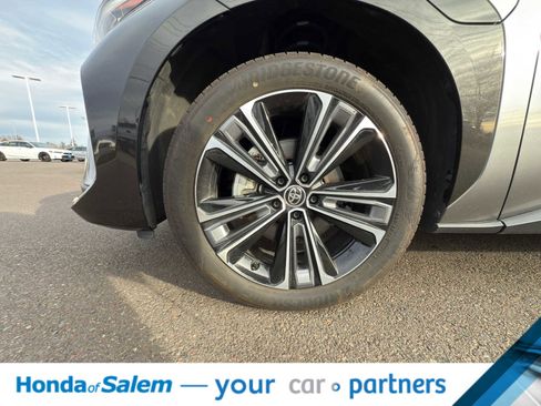 Used 2023 Toyota bZ4X Limited image 11