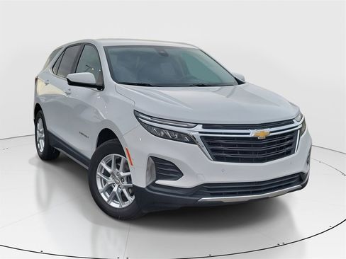 Used 2023 Chevrolet Equinox LT image 2