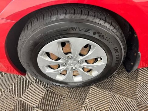 Used 2015 Hyundai Accent GLS FWD image 28