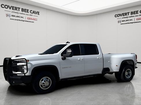 Used 2024 Chevrolet Silverado 3500 LT w/ Convenience Package image 4