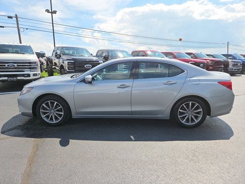 Used 2018 Acura TLX FWD image 3