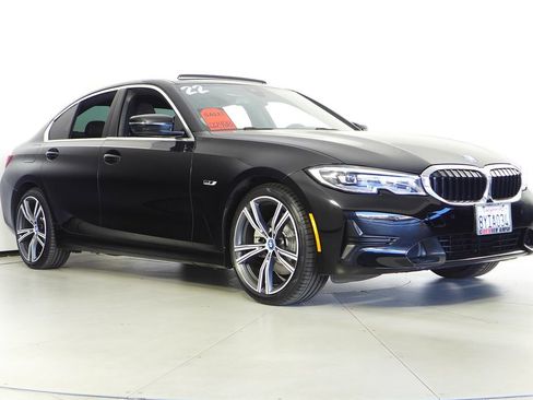 Used 2022 BMW 330e w/ Driving Assistance Package image 4