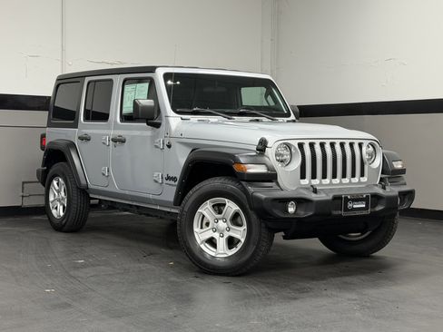 Used 2022 Jeep Wrangler Unlimited Sport image 2