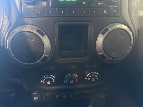 Used 2013 Jeep Wrangler Unlimited Sport w/ Connectivity Group image 21