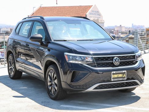 Used 2022 Volkswagen Taos S image 3