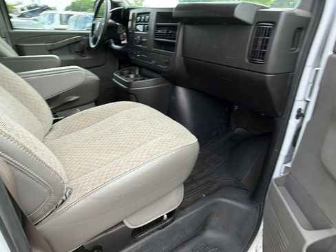 Used 2025 GMC Savana 3500 LT w/ LT Preferred Equipment Group RWD image 21